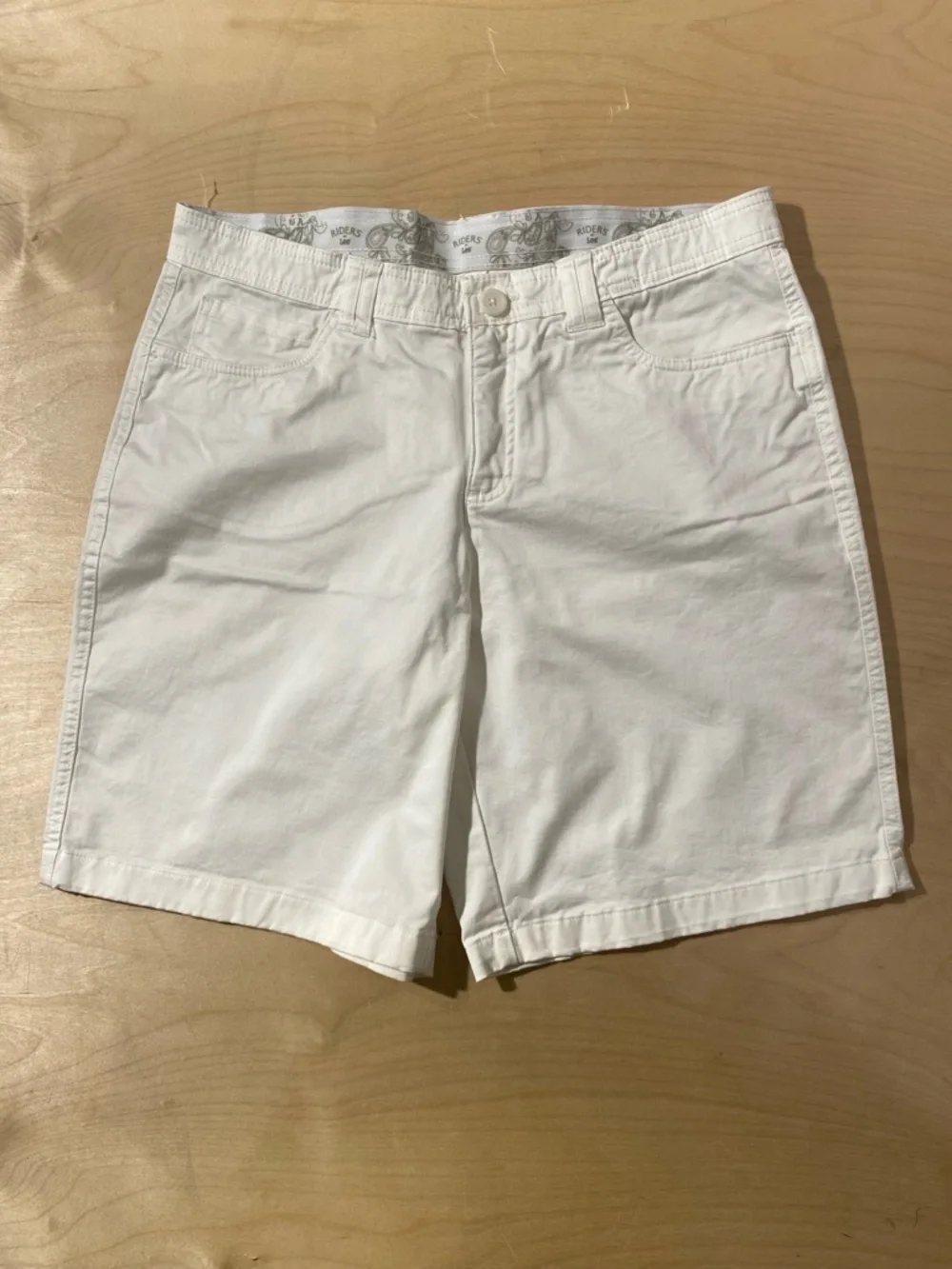 Rider’s by Lee White Women's Cotton Bermuda Shorts 12M (RB)